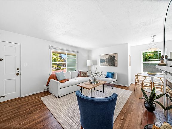 3rd image of 8221 23rd Avenue NE