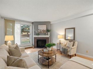 6400 E Coach Hill Rd SW #412, Calgary, AB T3H1B8