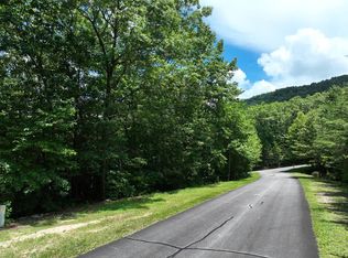 122 Cloudland Dr, Ellijay, GA 30536