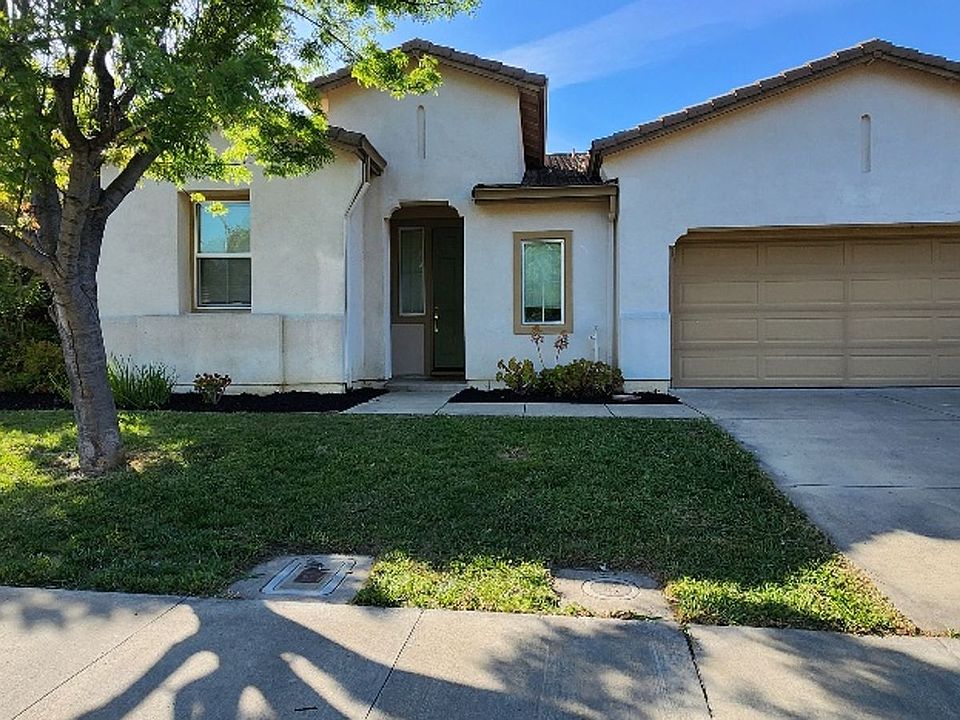 1st image of 47 Pelleria Dr