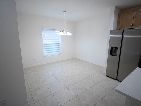 5th image of 4316 Deleon St