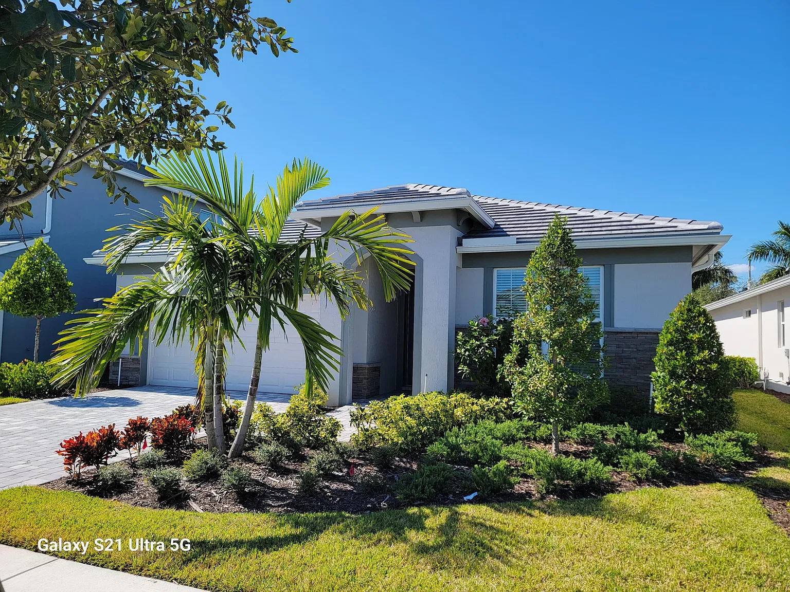 4 bed, 2.0 bath, 1850 sqft, $3,550 — Photo 2