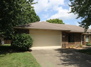 1433 E Woodgate St, Springfield, MO 65804