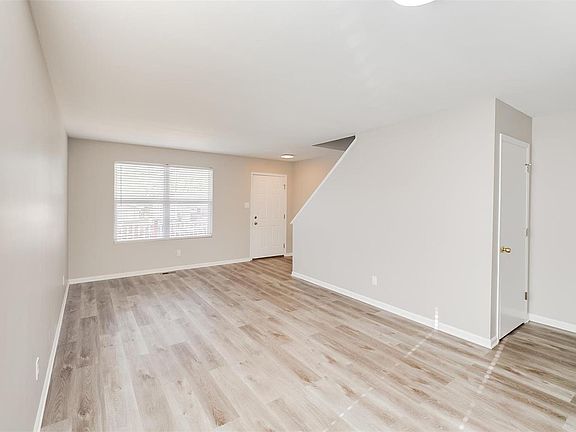 2nd image of 5620 Willard Ave