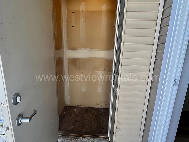 139 Prince Ave #305 — Photo 15