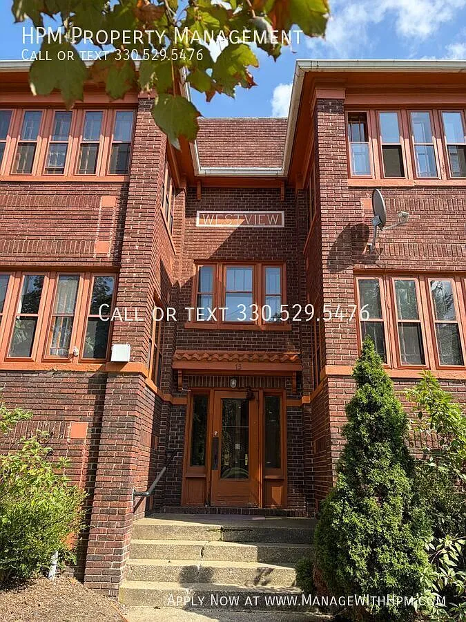 2 bed, 1.0 bath, $1,200 — Photo 1