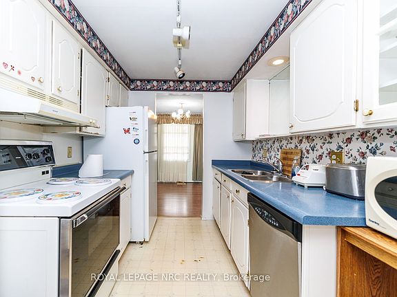 5th image of 242 Lakeport Rd #1