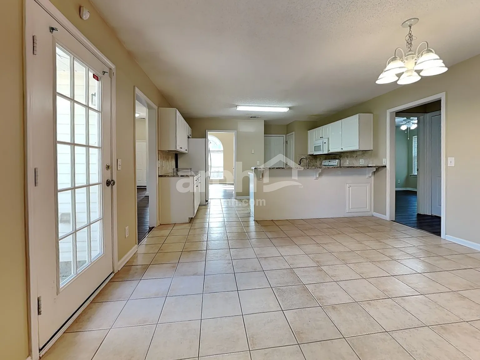 3 bed, 2.0 bath, 1891 sqft, $2,180 — Photo 4