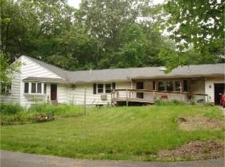 12 Donald Ave, Chelmsford, MA 01824