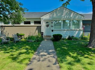 9421 Sayre Ave, Morton Grove, IL 60053