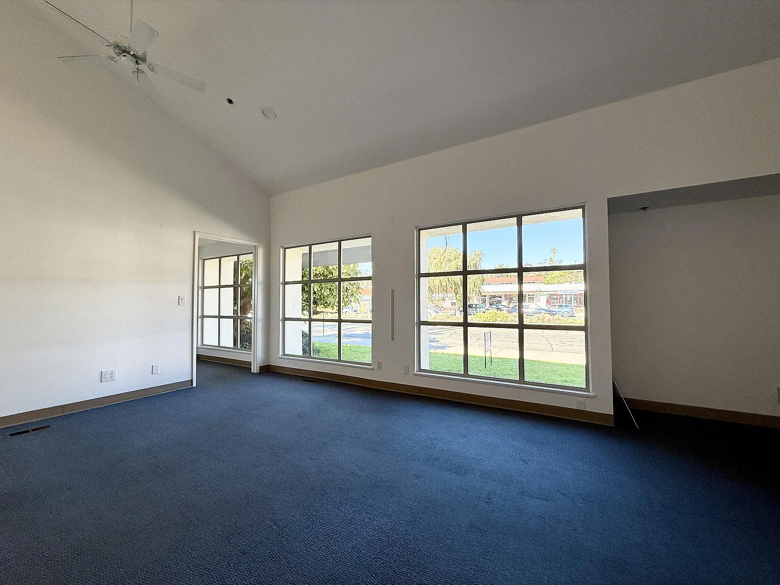 Studio, $3,995 — Photo 4