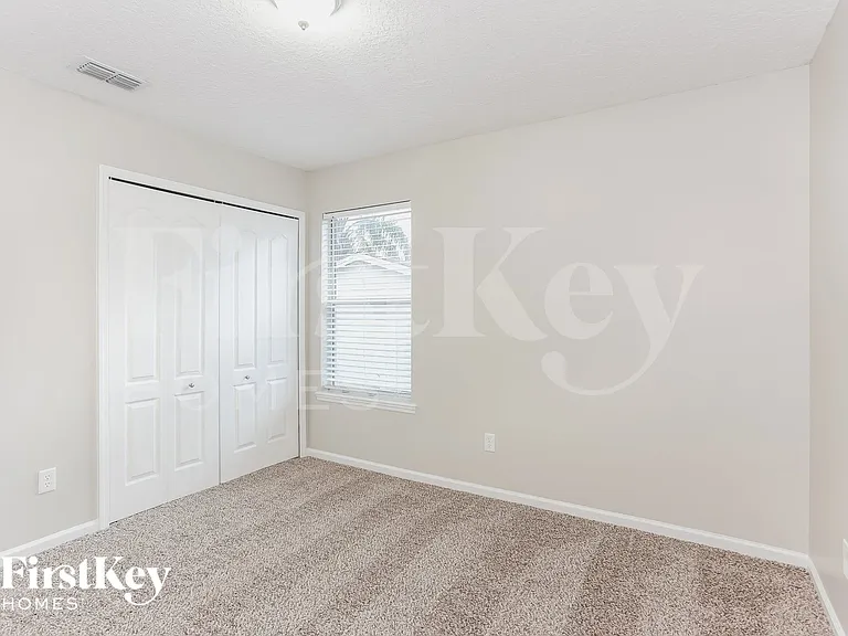 2444 Bentwater Dr W — Photo 13