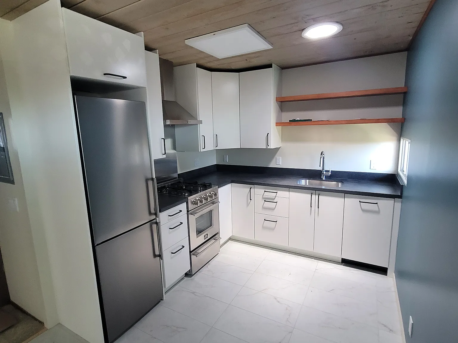 1 bed, $2,295 — Photo 3