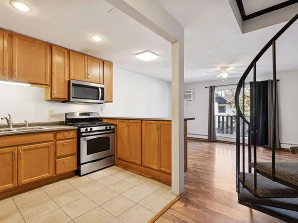 7236 72nd Ln N APT 204, Brooklyn Park, MN 55428