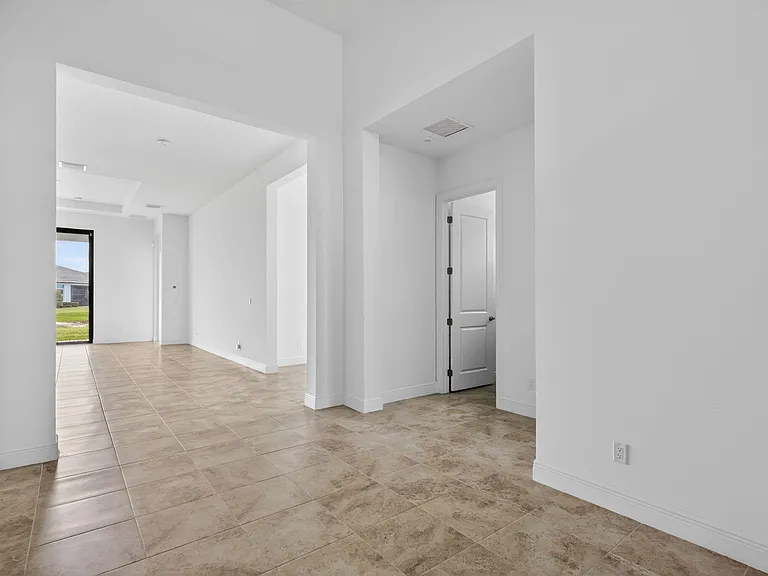 11344 SW Pietra Way — Photo 6