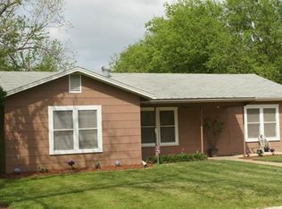 617 N Ave E, Elgin, TX 78621