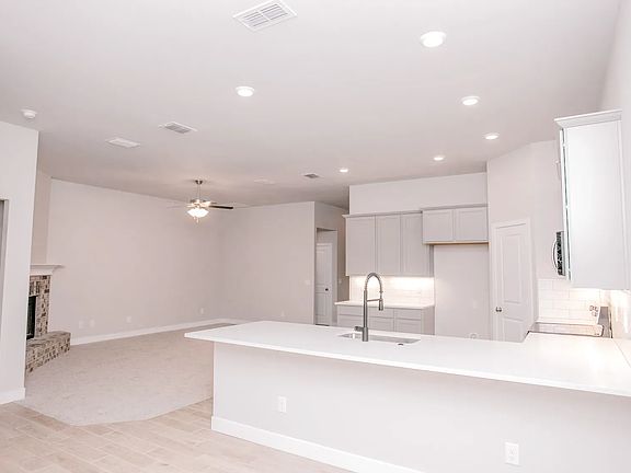 3rd image of 2902 Abbeville Ave