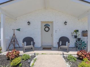 102 Crosswinds Way, Del Rio, TX 78840