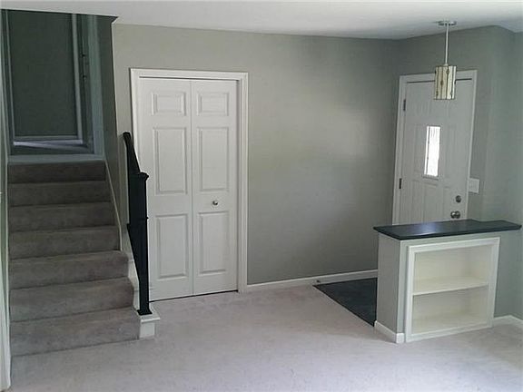 3rd image of 3657 Southlawn Dr