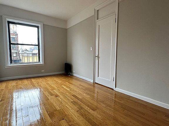 3rd image of 414 W 44th St APT 6B