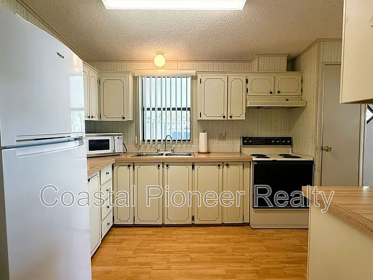 4550 Charter St #RC — Photo 10
