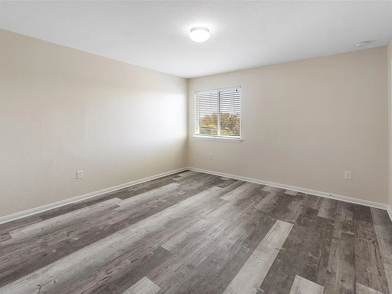 18436 Weatherby Ln — Photo 15