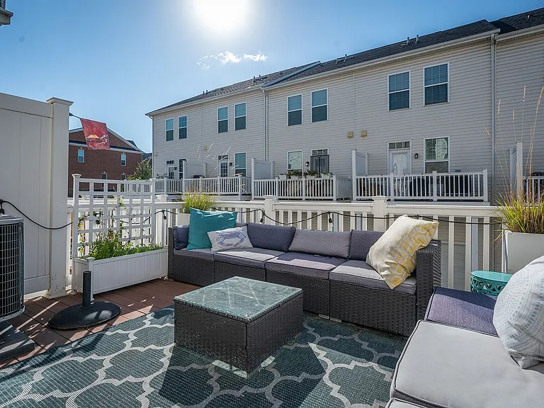 4527 Foster Ave — Photo 29