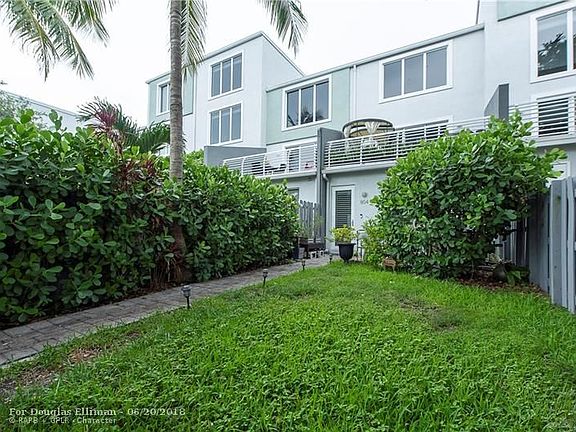 2nd image of 804 NE 28th St #3