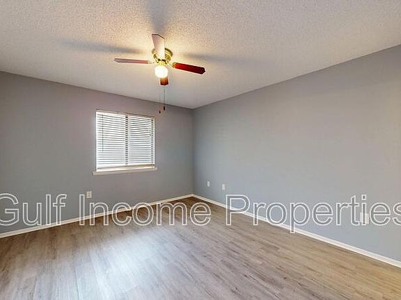 4th image of 709 45th St E #1