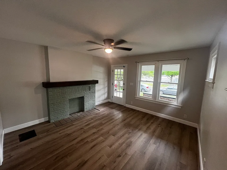 79-81 E Southwood Ave #81