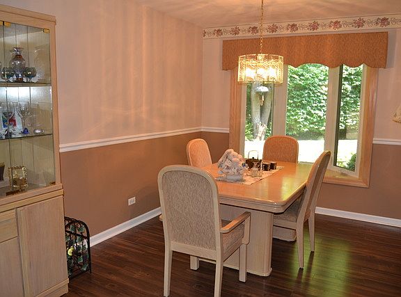 2nd image of 552 Aspen Dr