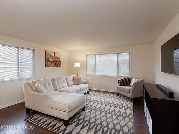 2nd image of 226 Barcliffe Ln #226