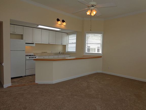 4th image of 407 Fairfax Ave APT 207
