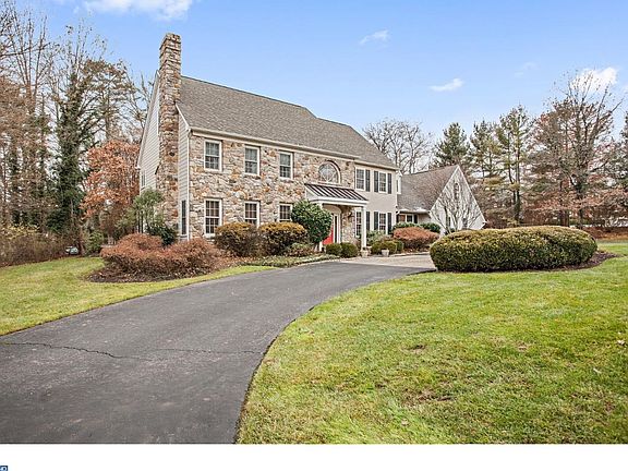 2nd image of 1238 Forest Hill Dr