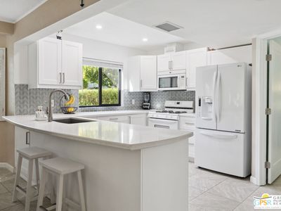 483 E Via Escuela UNIT 714, Palm Springs, CA, 92262