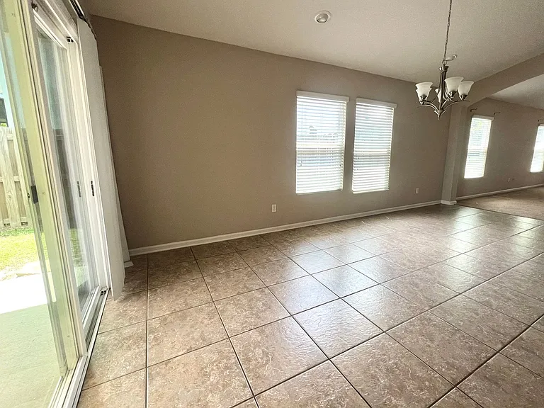 1009 Mayfair Creek Ct — Photo 16