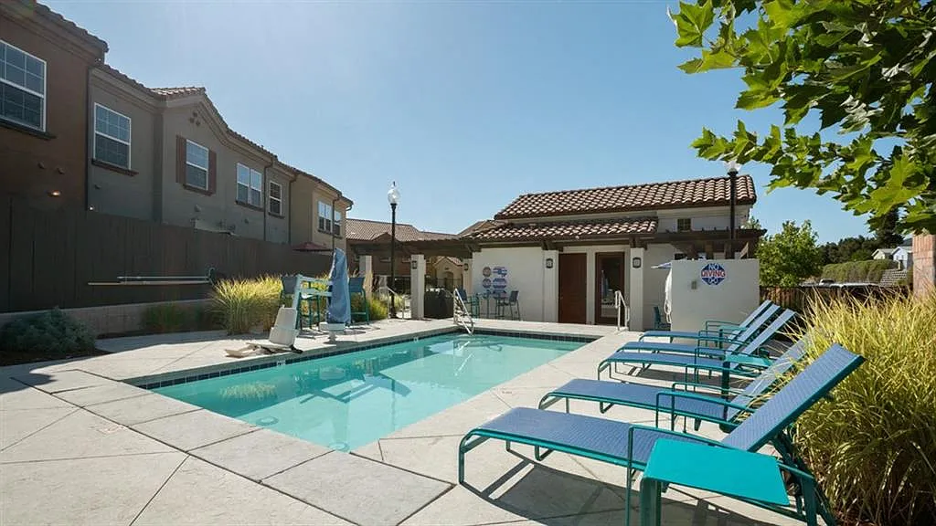 ReNew Atascadero — Photo 2