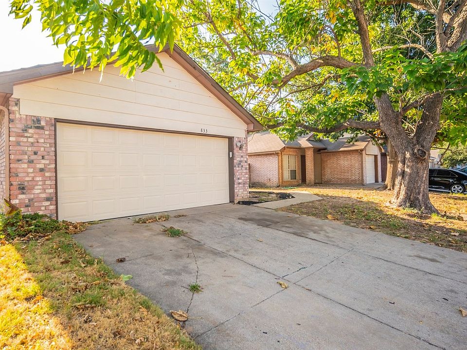 1st image of 833 Bentree Dr
