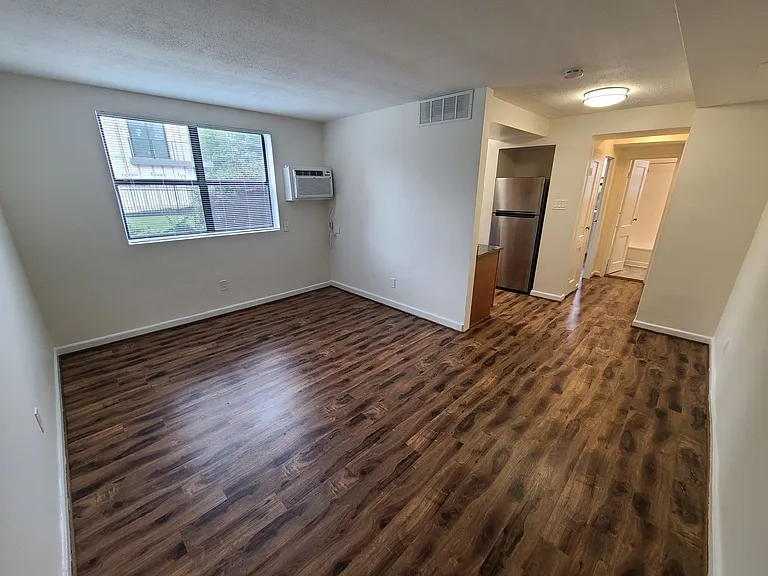 1215 N Quinn Street — Photo 5