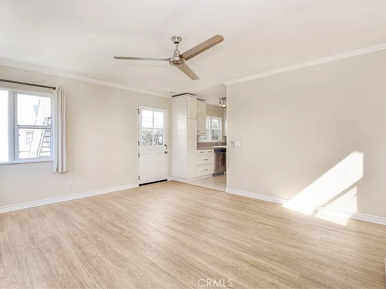445 Bent St — Photo 11