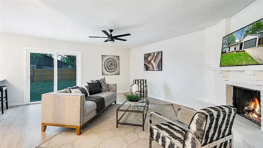 3 bed, 1501 sqft, $2,399 — Photo 2