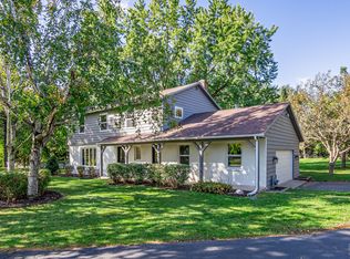 201 S Shannon Dr, Woodstock, IL 60098