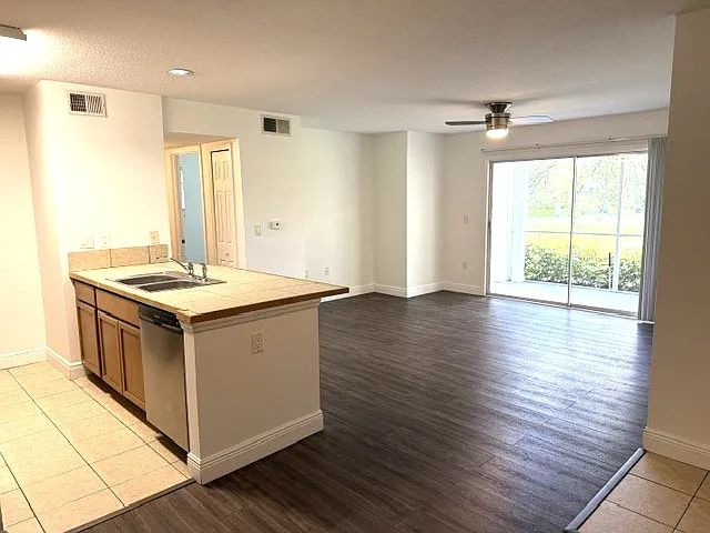 4211 Chatham Oak Ct #102 — Photo 7