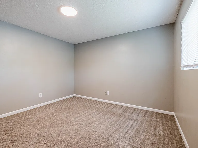 633 Chappell Dr — Photo 22