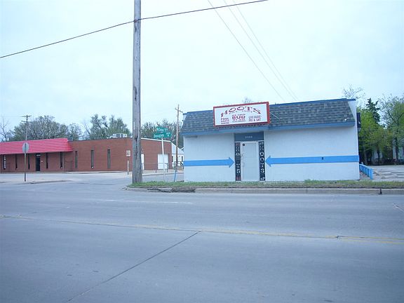 3rd image of 3815 W Douglas Ave