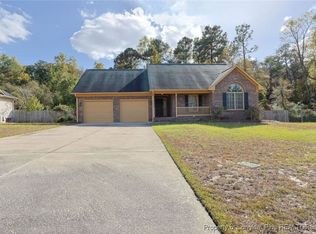 521 Chambercomb Ct, Fayetteville, NC 28303