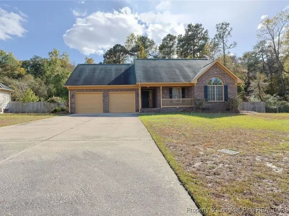 521 Chambercomb Ct, Fayetteville, NC 28303