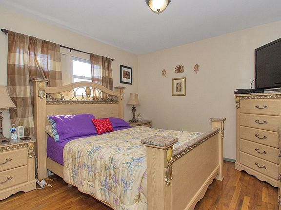 4th image of 47 Clarke St