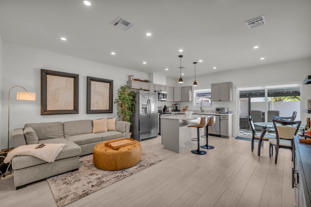 460 NW 27th Ave, photo 8