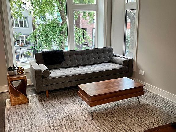 5th image of 834 N Marshfield Ave #2